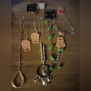10 Piece Nice Wearable Jewelery 6 Earrings, 4 Necklaces